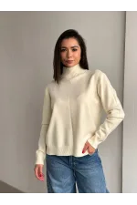 Светр жіночий базовий