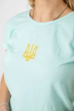 Футболка жіноча з вишитим тризубом, колір м'ятний