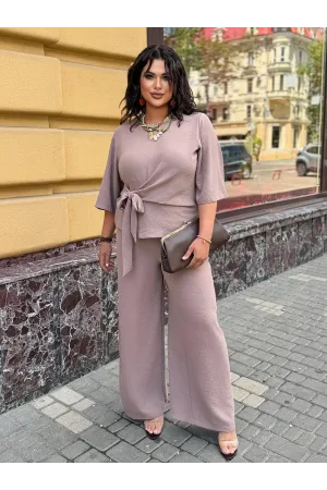 Костюм жіночий зі штанами-палацо